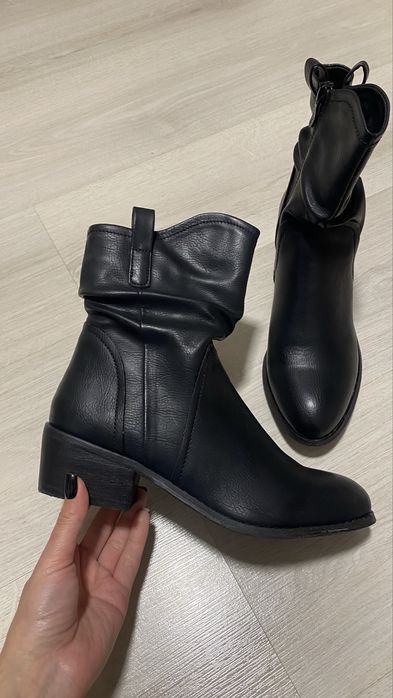 Ботінки чорні осінь каблук