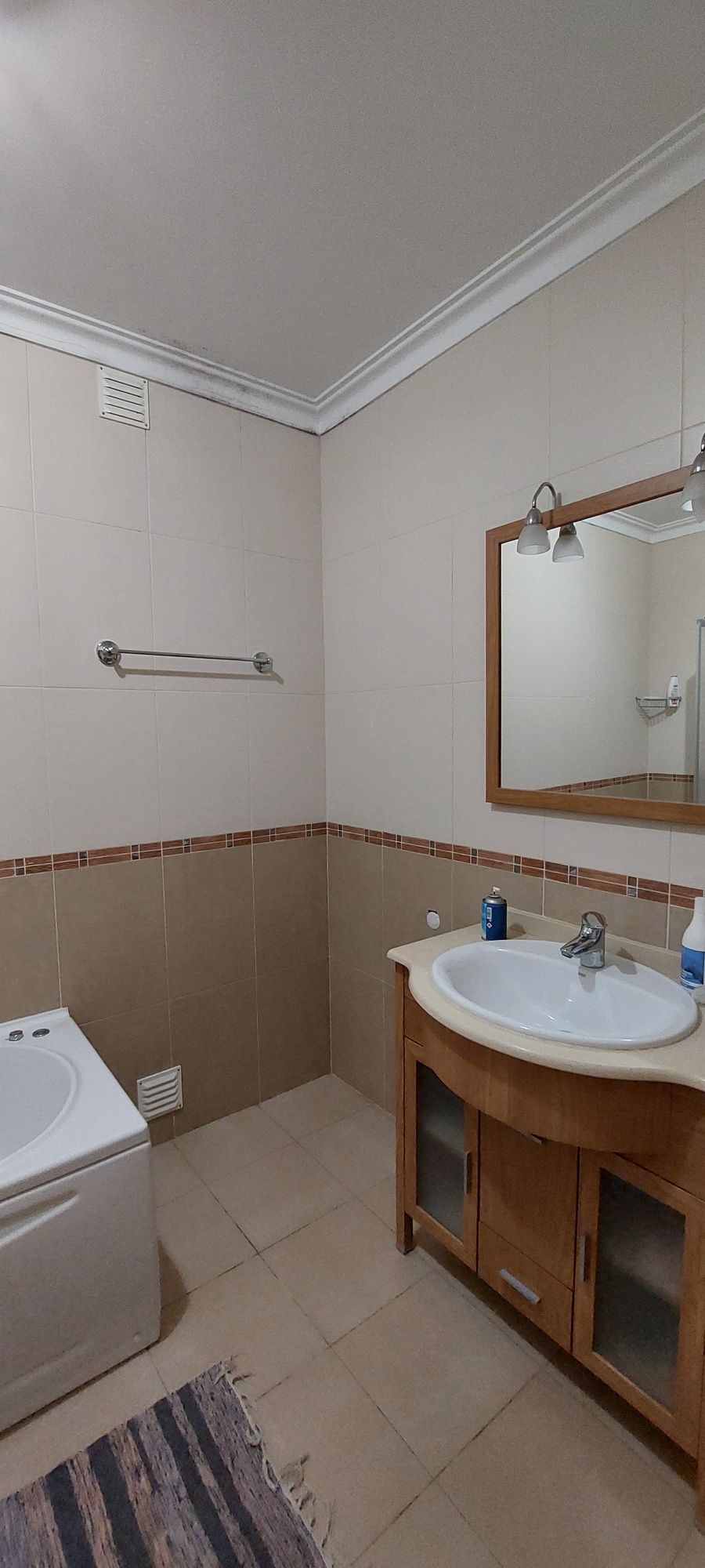 Arendo quarto perto EST e ESALD