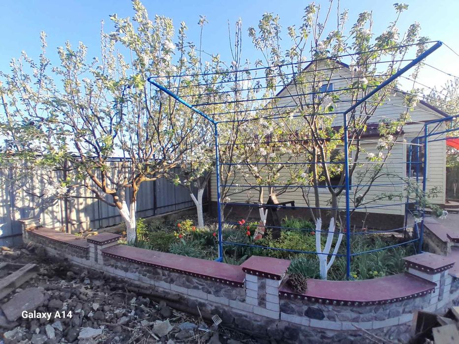 Будинок в самому центрі селища Рокитне Київської області