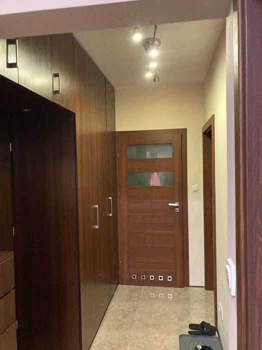 Duży pokój z balkonem blisko metra