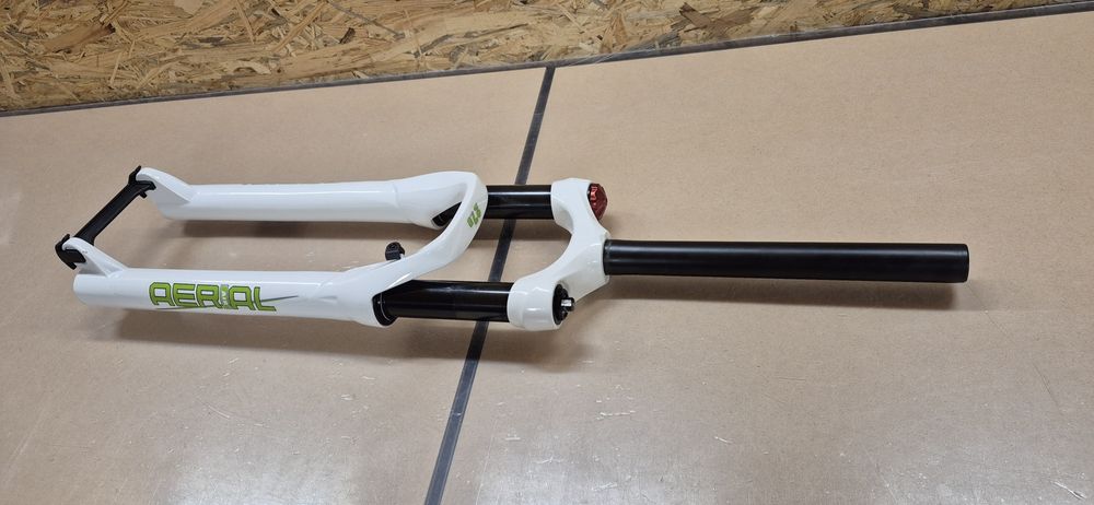 Amortyzator RST Aerial 27.5 powietrzny. Nowy.