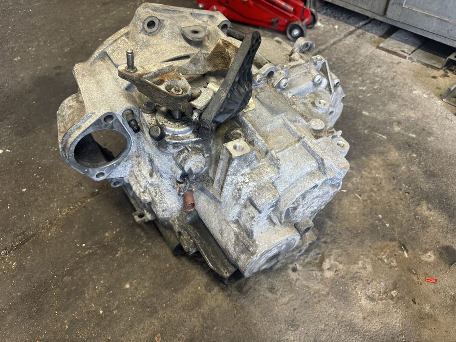 Коробка передач Volkswagen B 6 разборка розборка