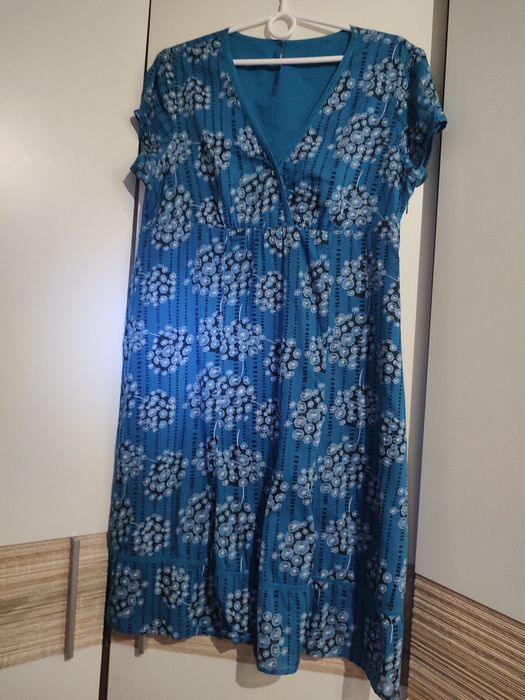 Sukienka niebieska w kwiatki rozmiar 42
