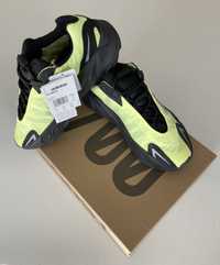 Adidas Yeezy 700  MNVN Phosphor 42,5