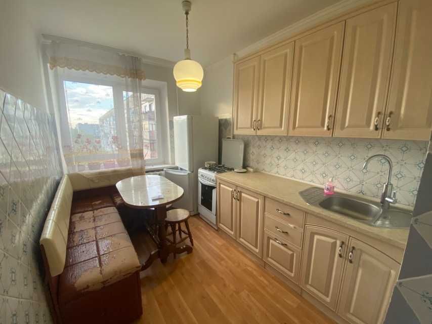 Продаж 3-х кімнатної квартири , вулиця Бориса Тена  , гарний стан.