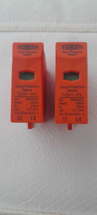 Пара змінних картриджів у ПЗІП УЗИП SPD ОПН 600v DC