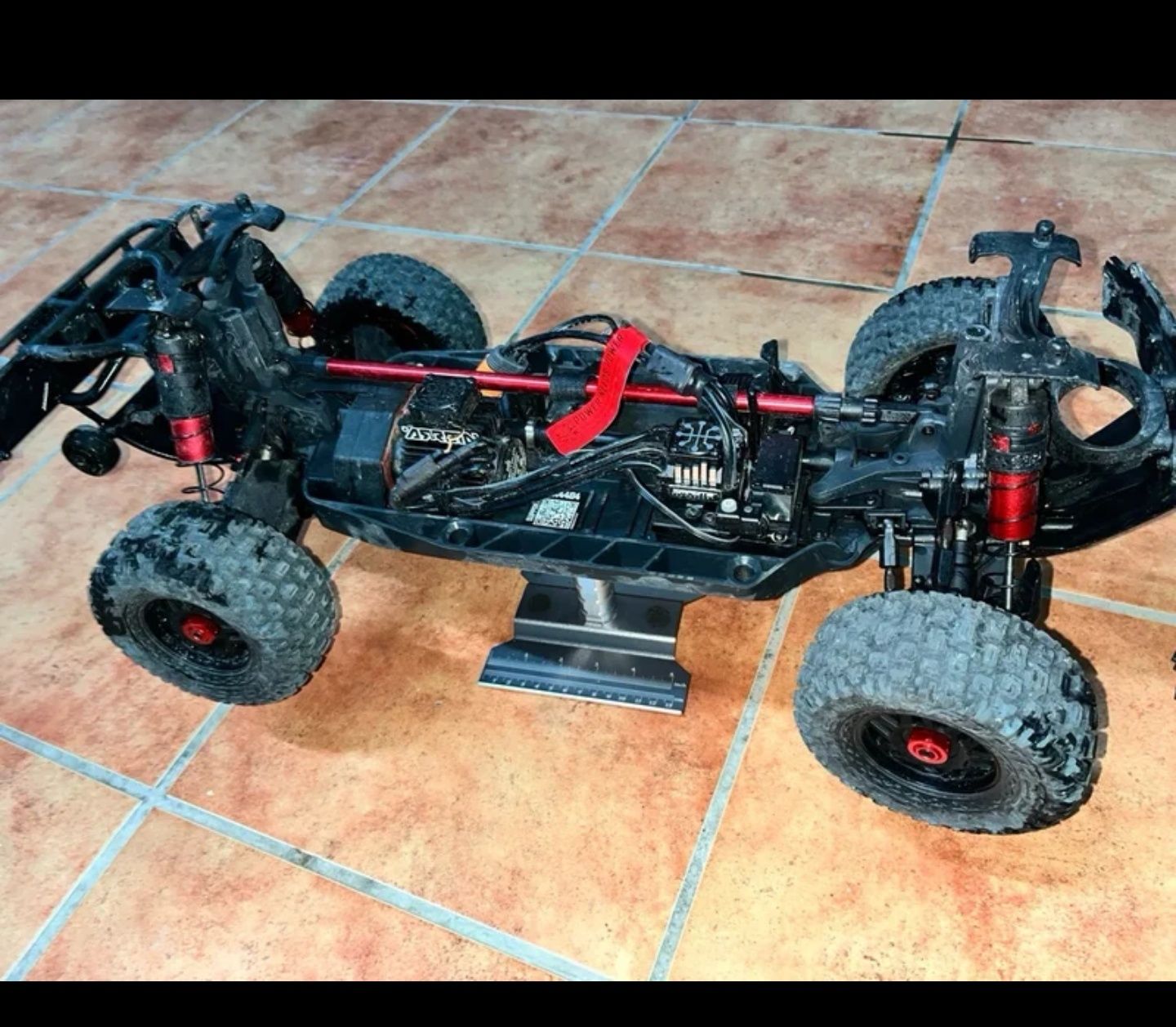 Arrma Mojave 4s com 3 baterias