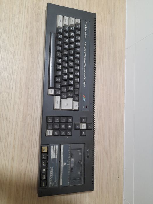 Komputer Amstrad Schneider CPC 464