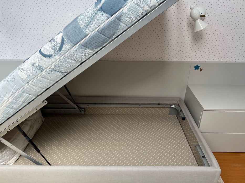 Łóżko tapicerowane NAP z materacem 90x200