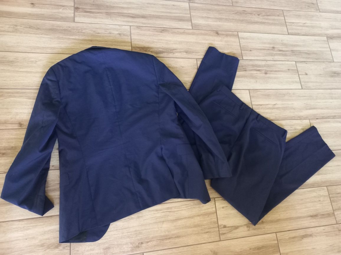 Super garnitur firmy-HUGO BOSS-L-40-granatowy