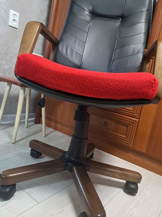 Офісний стілець. Відправляю!