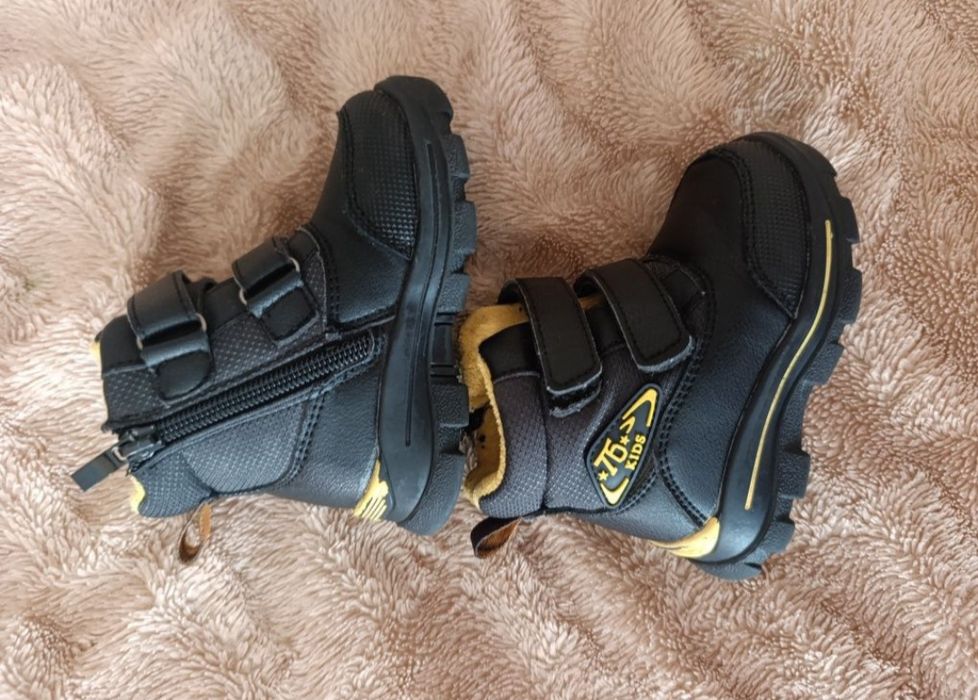 Зимові чобітки на хлопчика