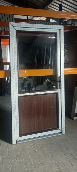 DRZWI Kacprzak 90x200 Drzwi ZEWNĘTRZNE PCV Sklepowe Orzech Prawe