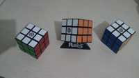 3 Rubik's Cube Originais + 1 base