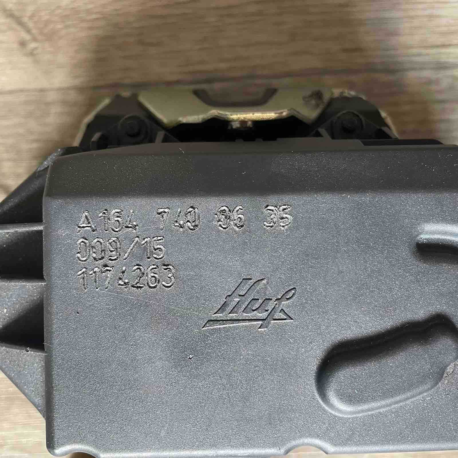 Замок кришки багажника ляди Мерседес МЛ ГЛ Mercedes ML W164 GL X164