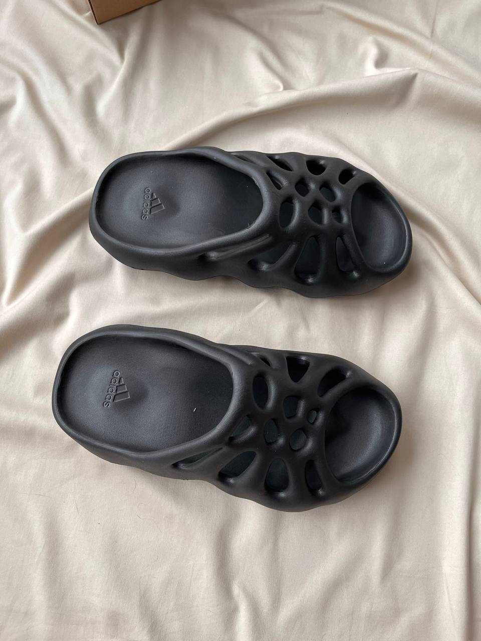 АКЦІЯ! Жіночі шльопанці Adidas Yeezy 450 Slide ‘Black’ (37-40 р.)