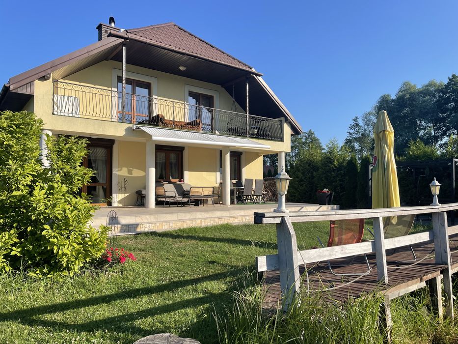 Klimatyczny Dom nad jeziorem Nocleg 3 metry od linii brzegowej Jacuzzi