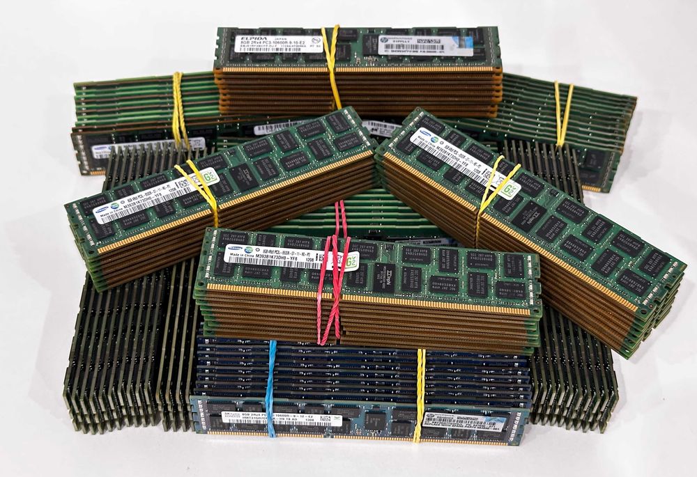 Серверна оперативна память DDR3 8-16Gb ECC REG