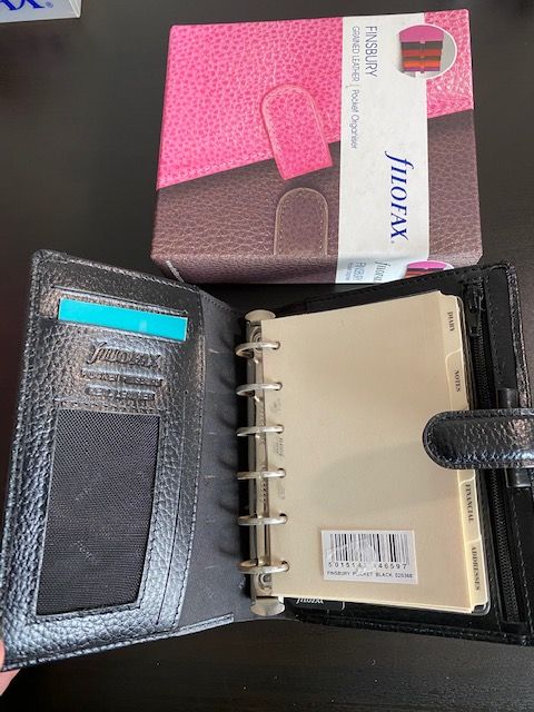 Agenda semanal Filofax pele genuína preto