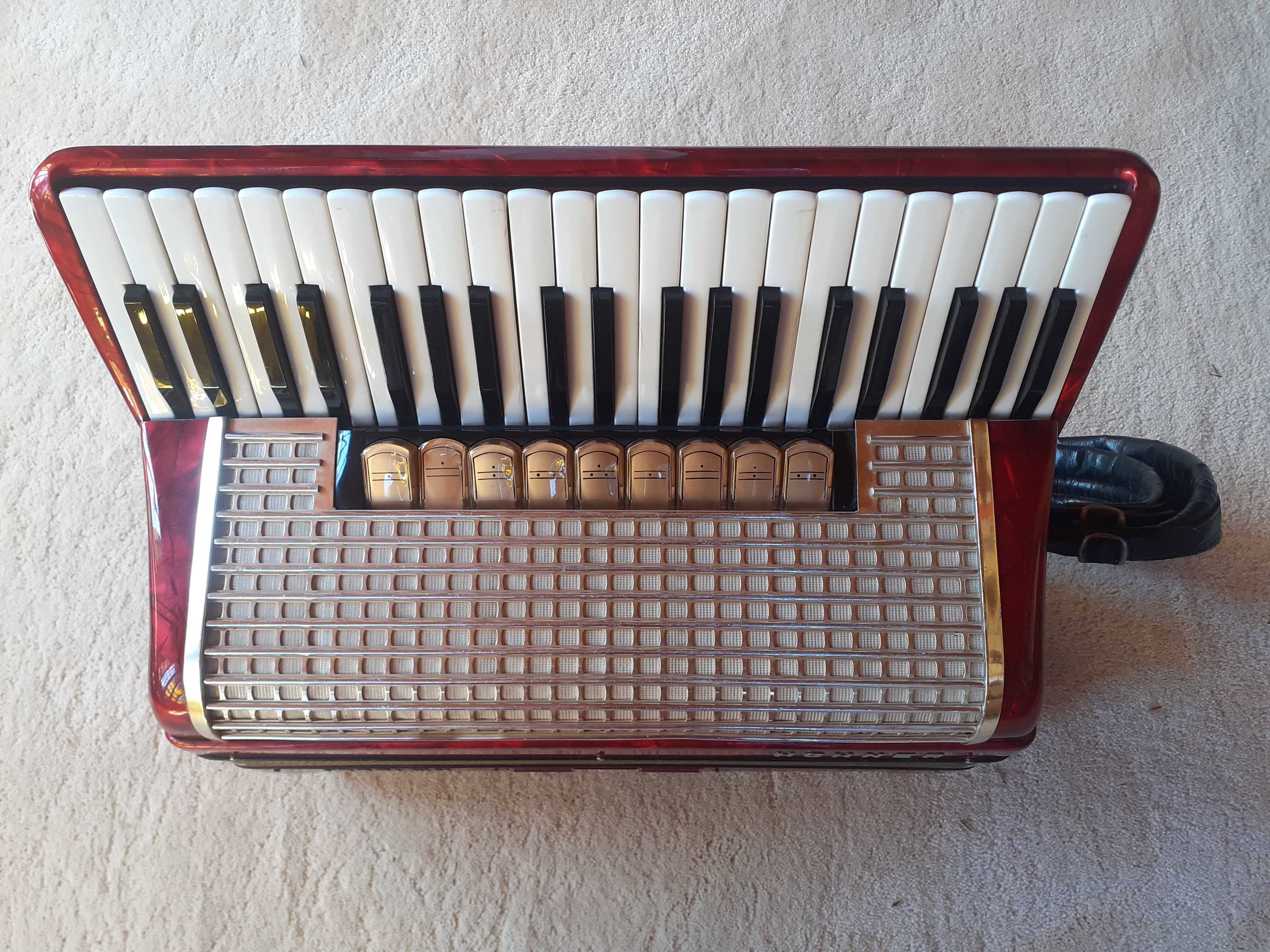 Acordeão HOHNER Verdi III ' 120 baixos