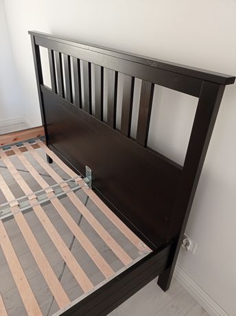 Czarna rama, łóżko Hemnes 160x200cm