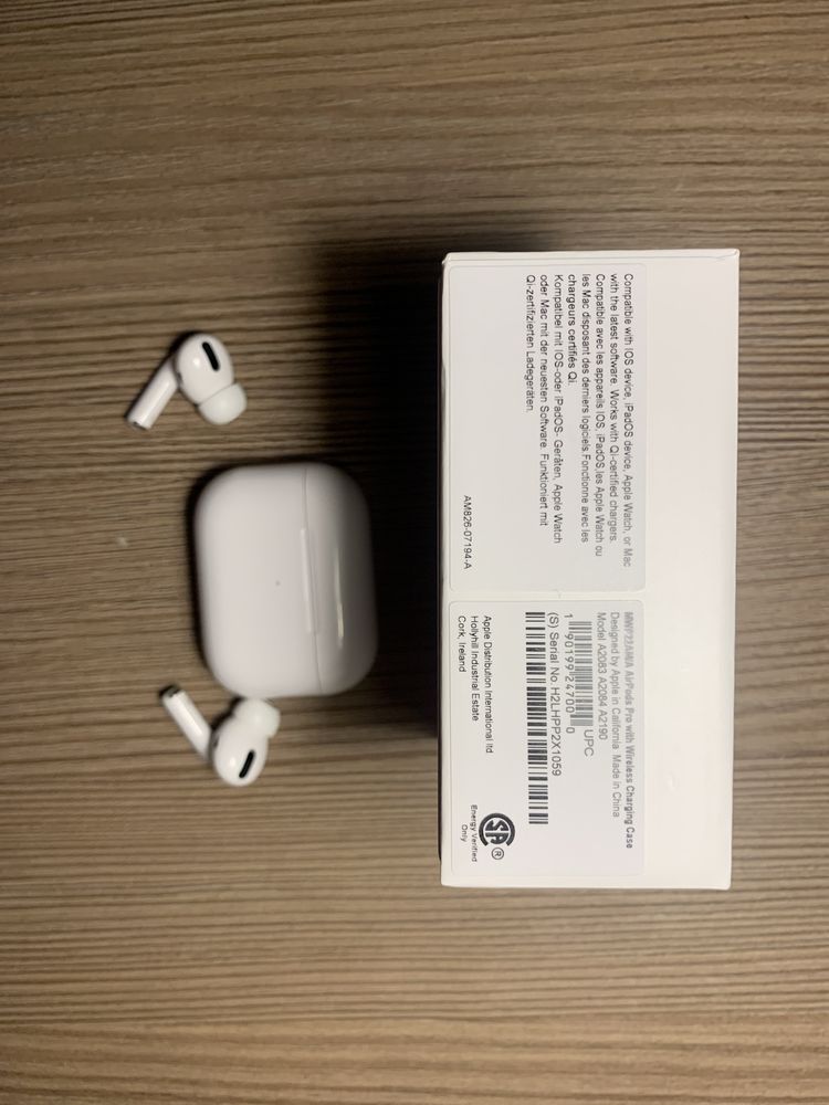 На запчастини AirPods Pro