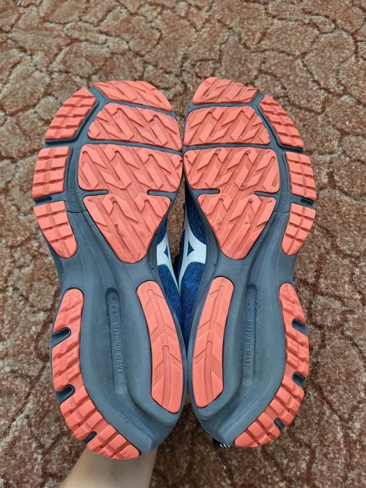 Оригинальные мужские кроссовки Mizuno Wave Rider TT 2