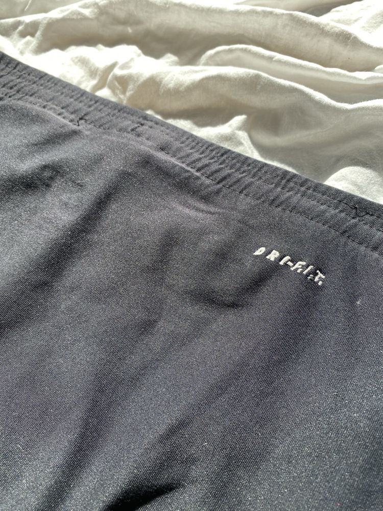 Жіночі чорні велосипедки масло шорти для спорту nike dri fir розмір L