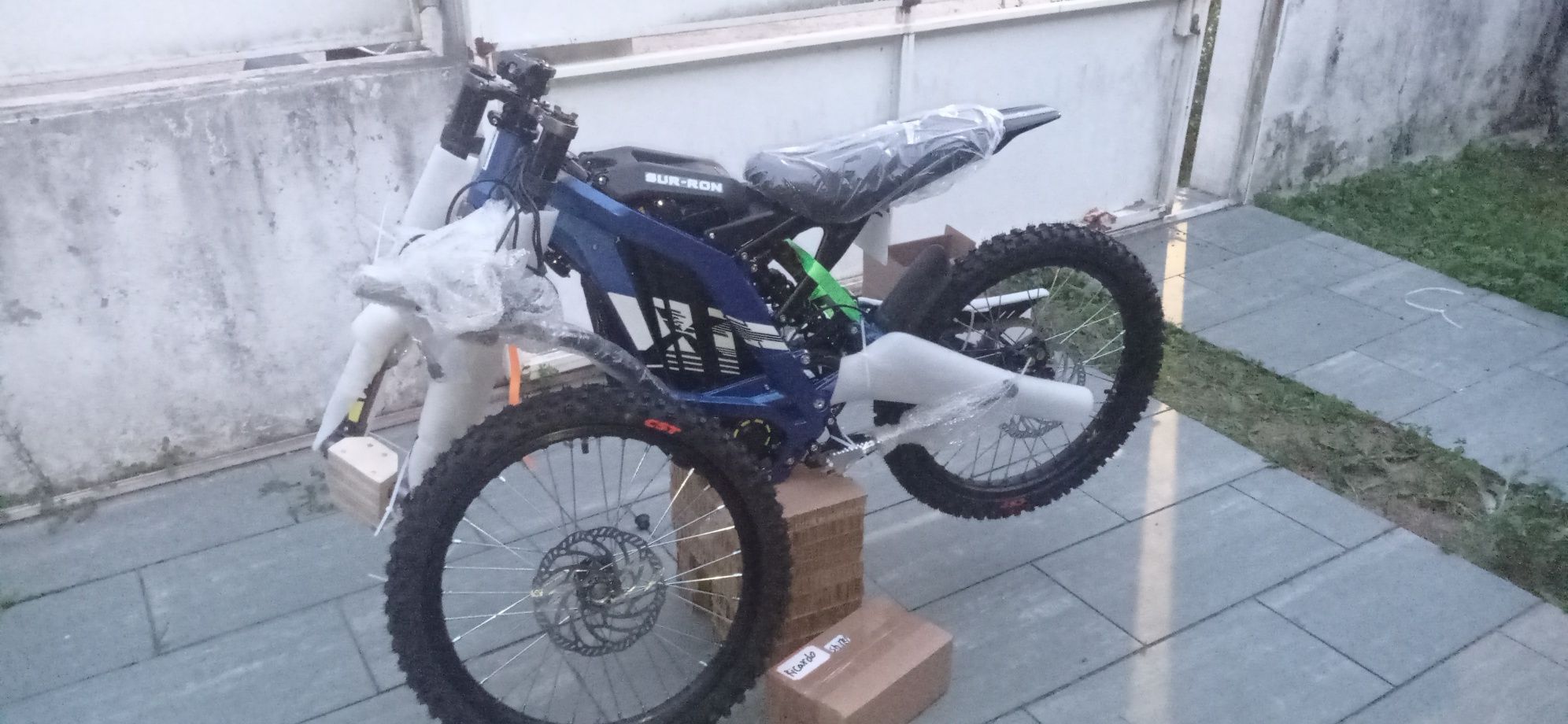 Sur Ron Light Bee X Novo, modelo de 2025