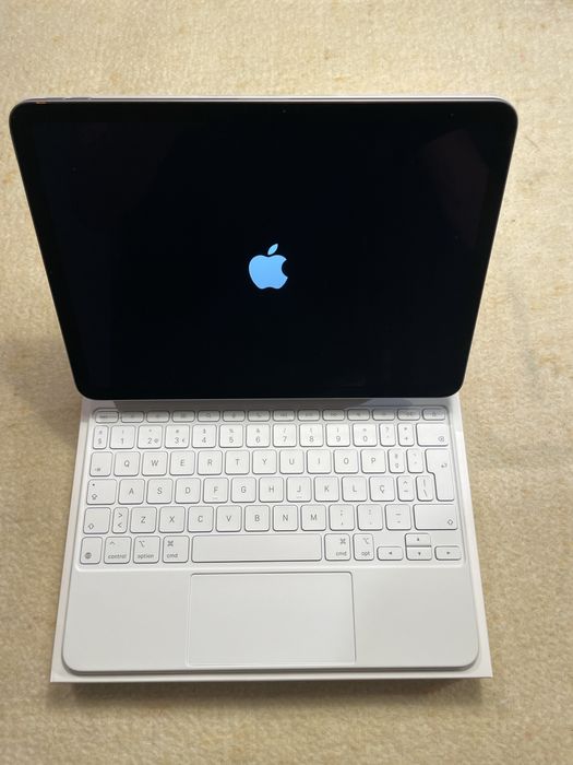 Novo: Ipad Air M3 11’ (2025) Wi-fi  256Gb + Magic Key board