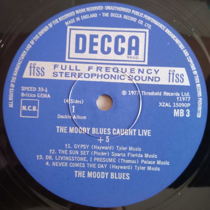 Moody Blues - - - - - Caught Live + 5 - - - - - 2 X LP