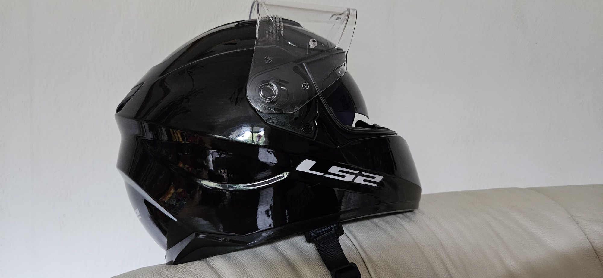 Kask Ls2 Stream EVO L czarny połysk środek nowy motocykl

LS2 AK 1032