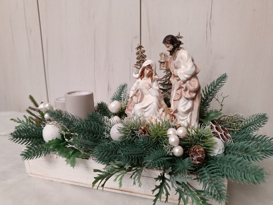 Stroik kompozycja świąteczna ze Świętą Rodziną duży podświetlany