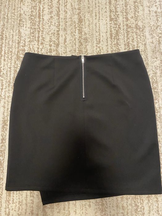 Продам спідницю чорну на запах