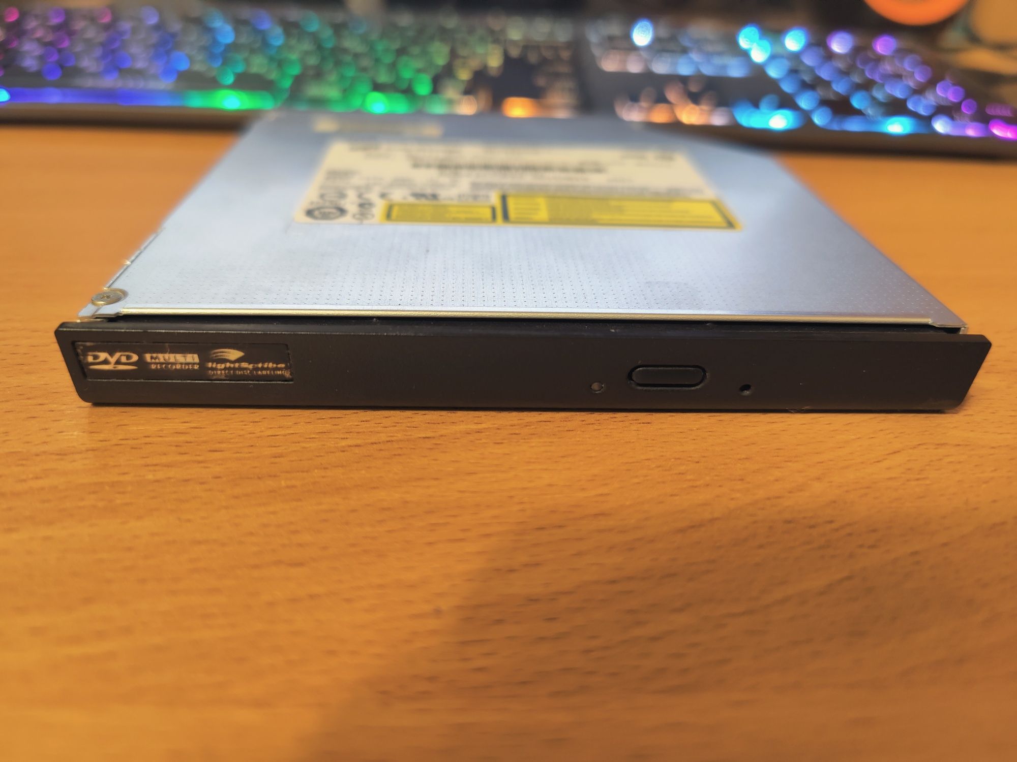 Ноутбук Asus G2Sg на детали: клавиатура, кулер,модули Wi-Fi,охлаждение