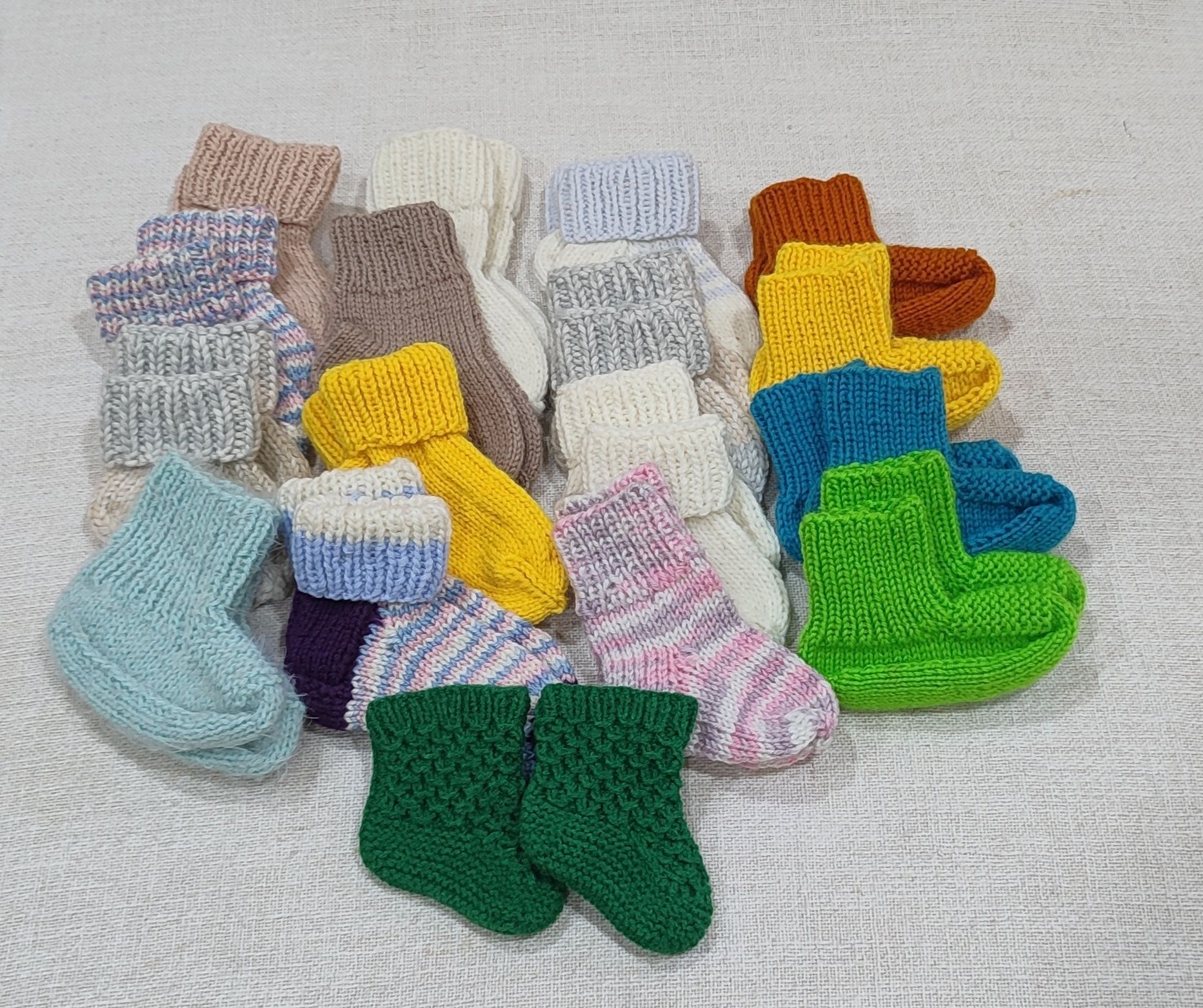 Вязаные носки и пинетки для новорожденных 0+ и деток старшего возраста
