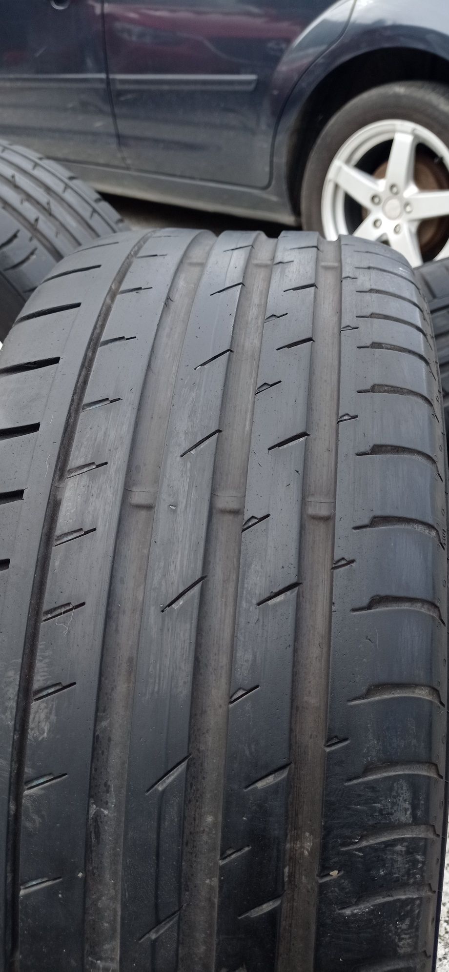 Continental 235/45 R17