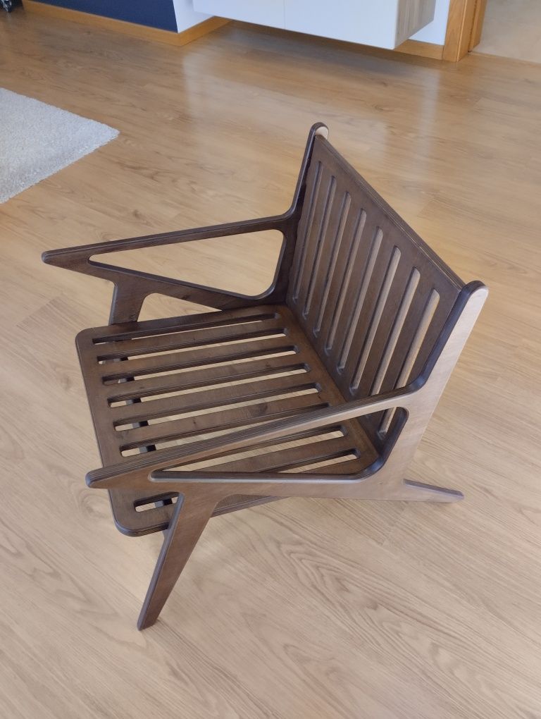 Cadeirão estilo retro por encomenda