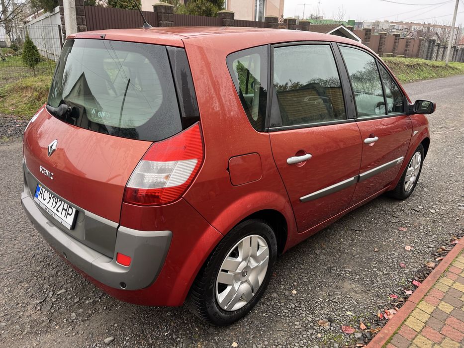 Renault Scenic  2.0 безнзин  АКПП