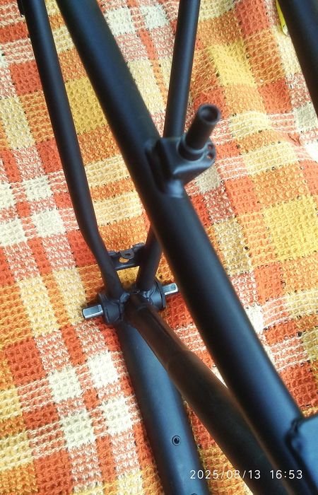 Rama rowerowa do kół 26 cali.