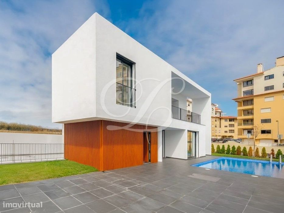 Moradia T3+2 c/ piscina | Carcavelos