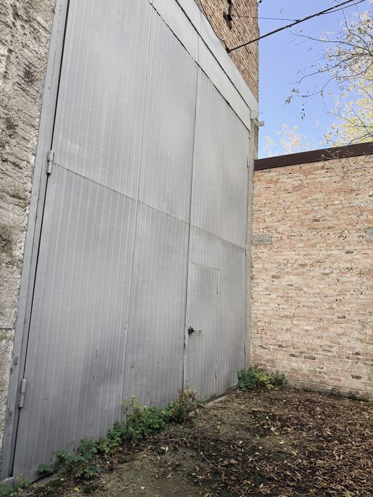 Здається в оренду склад з офісними та побутовими приміщеннями під виро