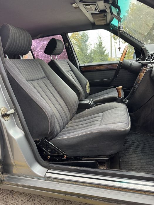 Mercedes W 124 2.5 D E-class
