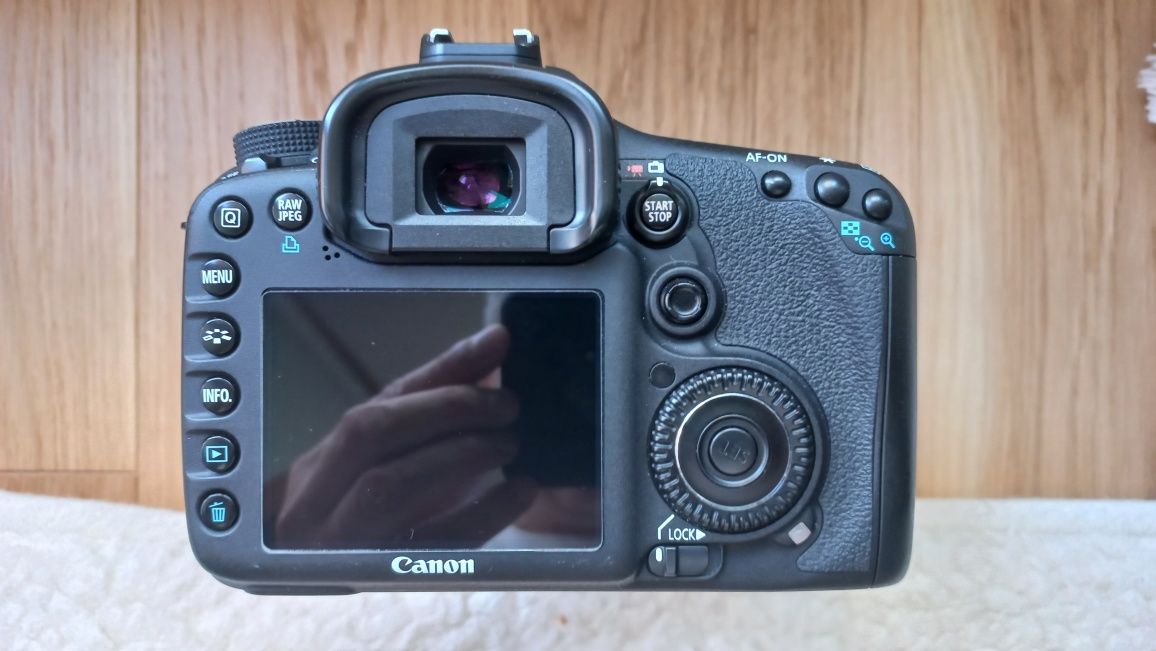 Canon 7d Mark 1 jak nowy - body plus grip gratis