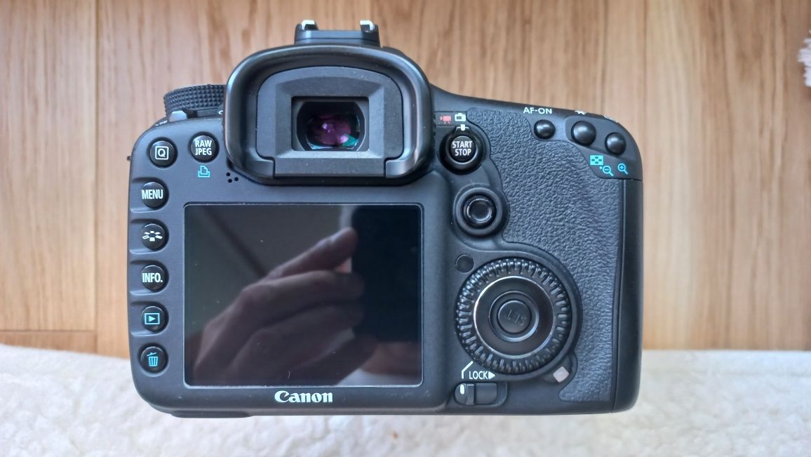 Canon 7d Mark 1 jak nowy - body i grip