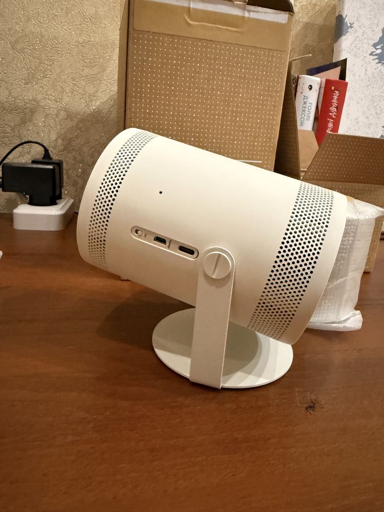 Проєктор SAMSUNG The Freestyle 2nd Gen (SP-LFF3CLAXXUA)