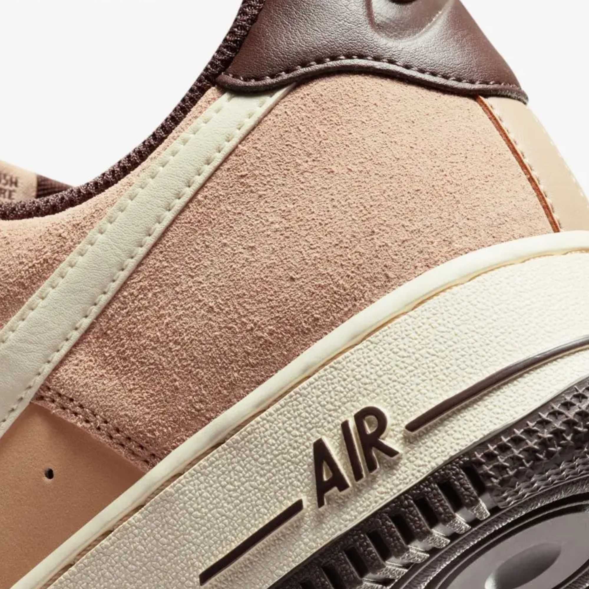 ОРИГІНАЛ Nike Air Force 1 Low LV8 EMB (FB8878-200) кроссовки мужские