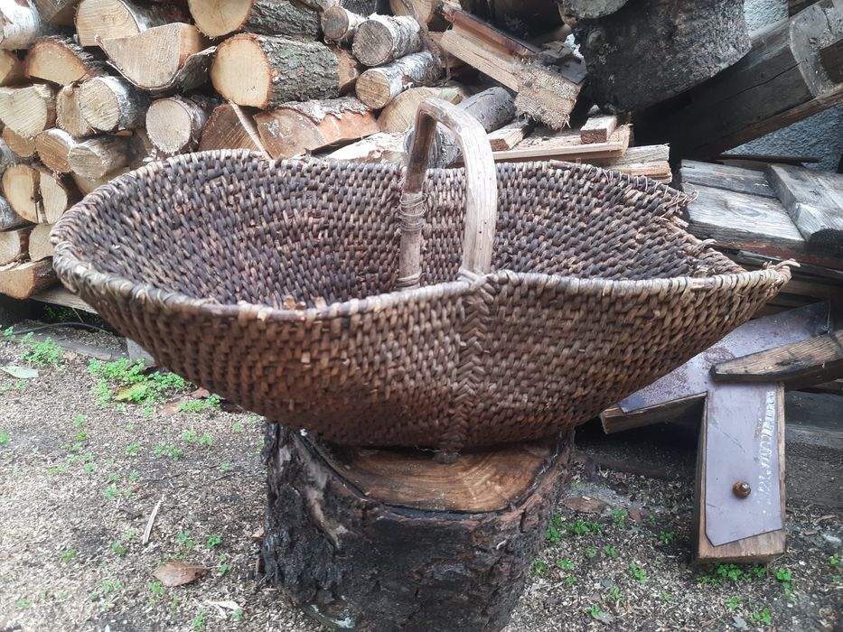 Kosz wiklinowy gęsto pleciony stary kosz wiklinowy antyk