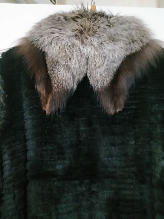 Продам женскую шубу