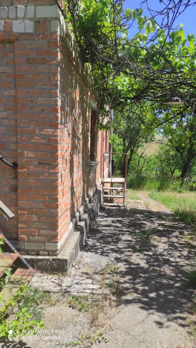 Продам будинок за містом